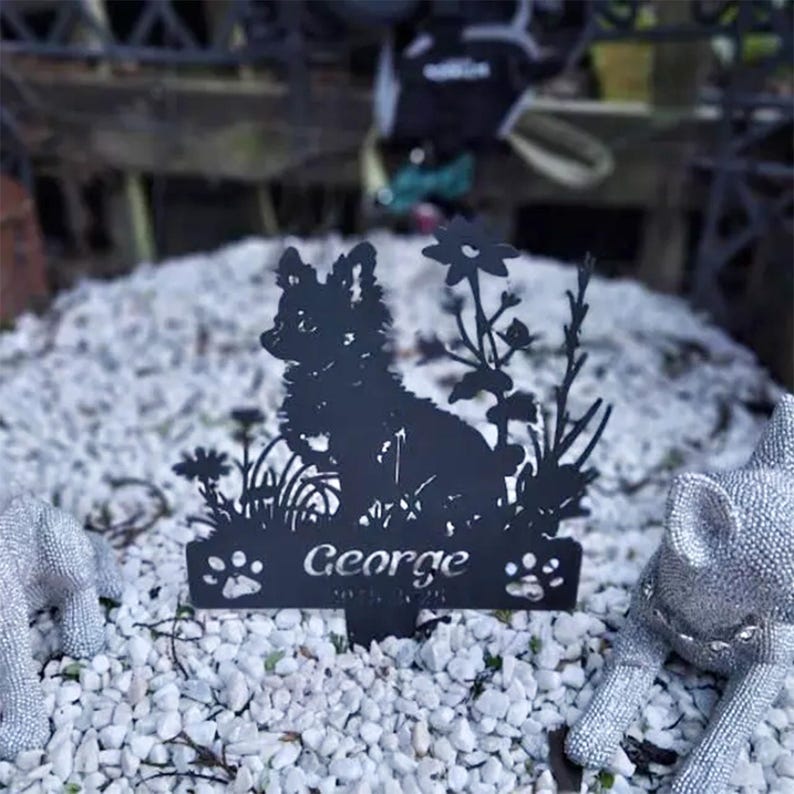 Personalized Chihuahua Memorial Garden Stake, Floral Metal Dog Sign