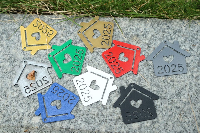 Personalized Chihuahua Memorial Garden Stake, Floral Metal Dog Sign