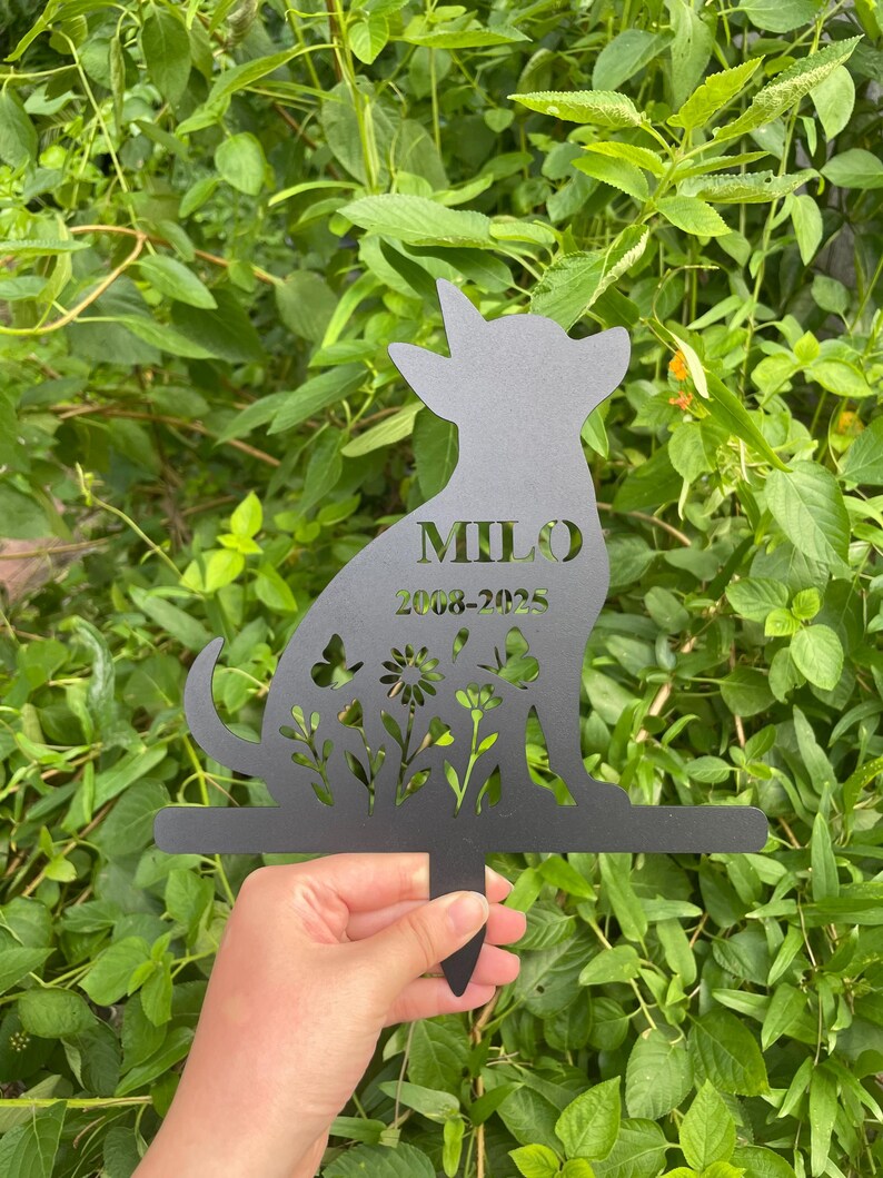 Custom Chihuahua Memorial Garden Stake – Personalized Pet Loss Gift