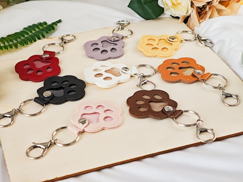 Personalized Pet Portrait Keychain, Fur Memorial, Paw Print Leather Pouch